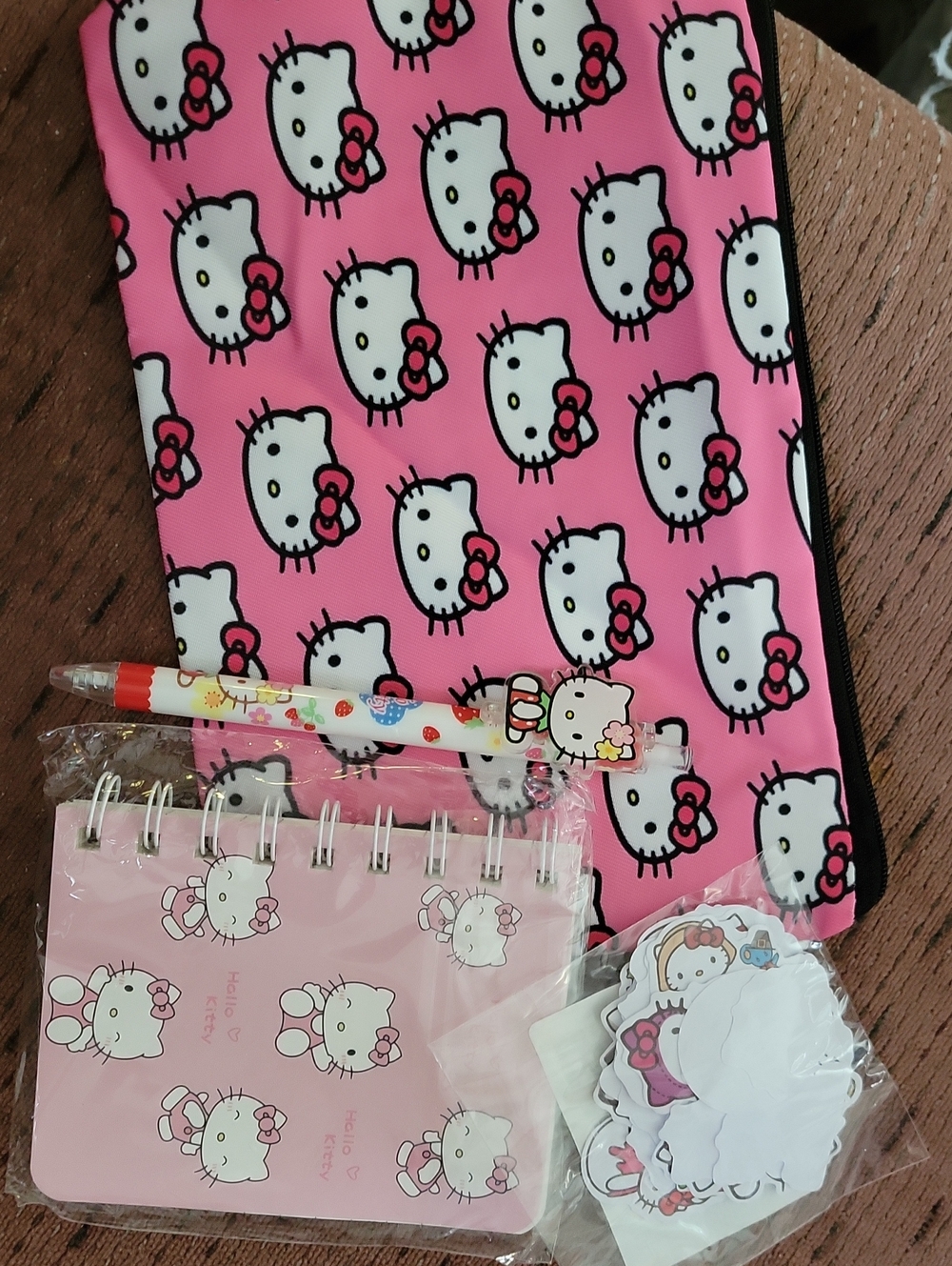 Hello Kitty Pouch Stationery Set- Notebook- Pen, Stickers- NEW